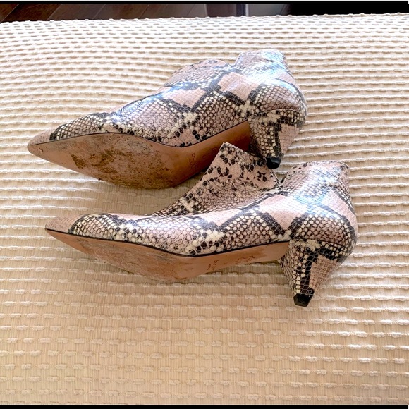 Kate Spade snake skin boots. Like new. Light & black. No scuffing perfect heels - Picture 4 of 6